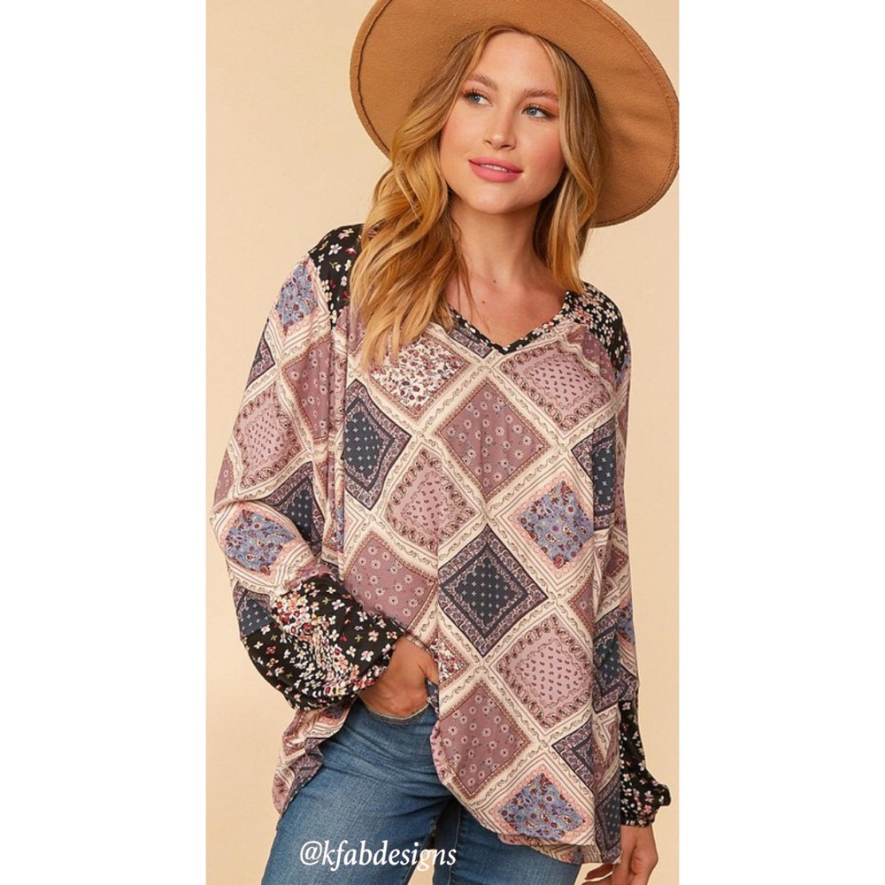 LAST 2! V Neck Bohemian Color Block Bubble Sleeve Knit Top! - Picture 7 of 8